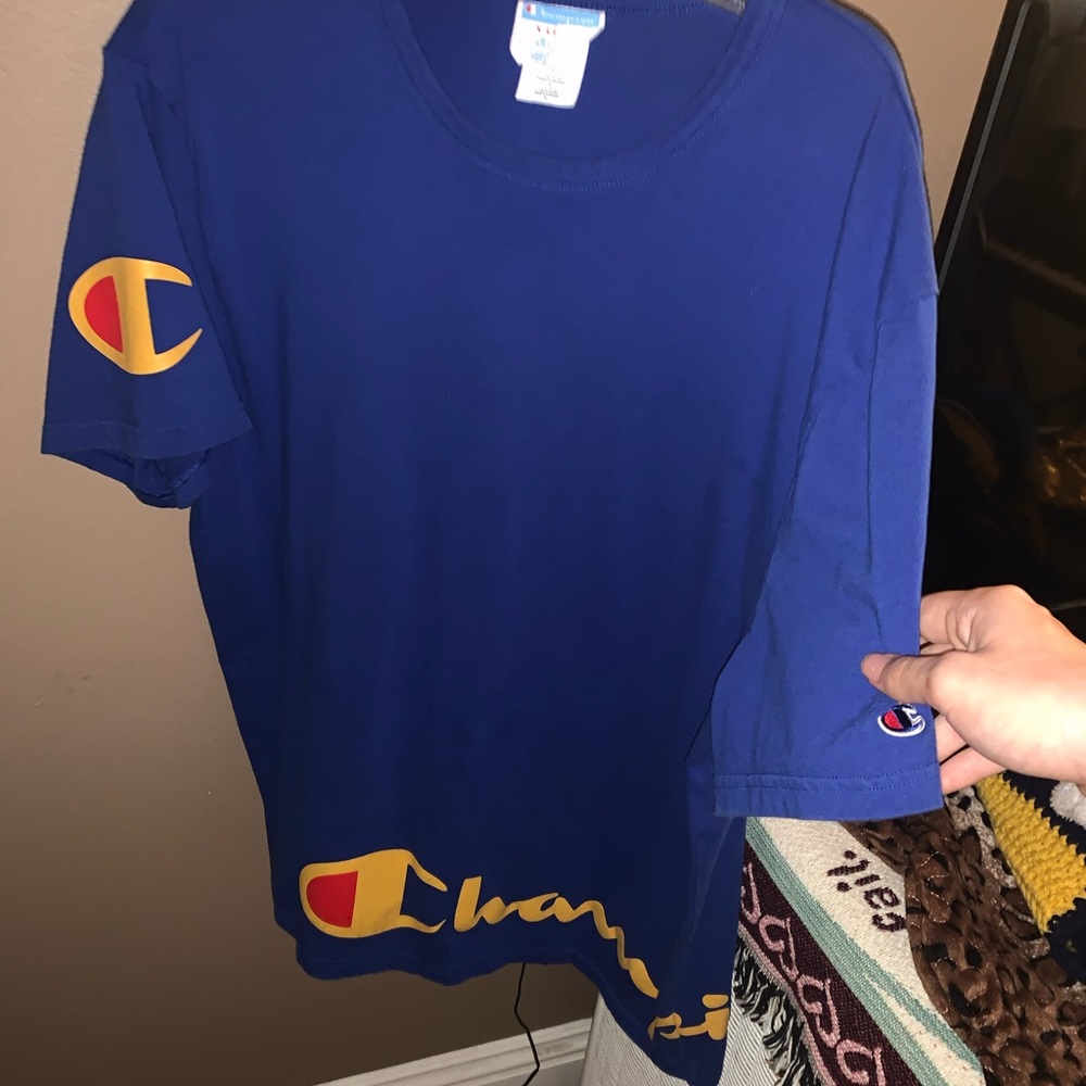 Champion shirt Size XL